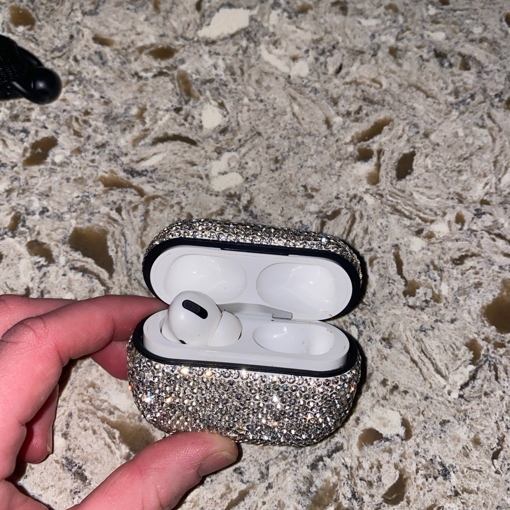 Air pods pro n sparkle case
